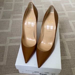 Worn once Christian Louboutin tan leather 4in heel
